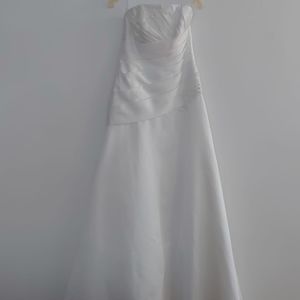 Brand New, Unused Wedding Dress